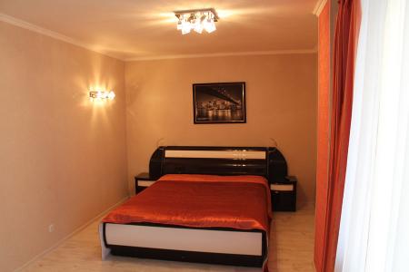 Однокомнатная квартира недалеко  ТИУ Автовокзал