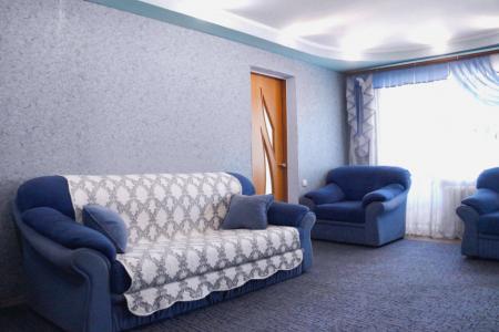 сдаю 2-х комнатную квартиру студию в центре