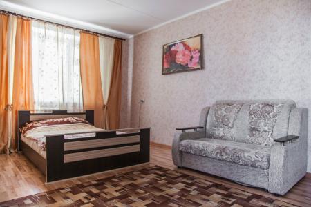 Светлая квартира в Заводском районе на Алроса