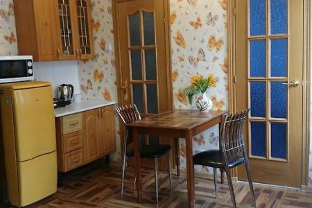 2 к. квартира  (желтая) ЦЕНТР на территории ТЦ "Клевер Хаус"