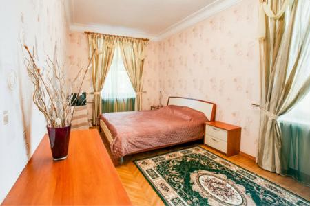 Центр Севастополя,Арт-бухта, 3 комнатная квартира посуточно