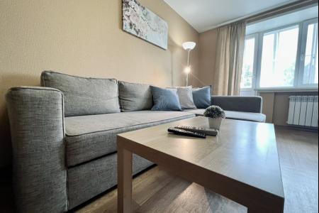 Светлая уютная квартира со свежим ремонтом в 40 метрах от метро "Золотая нива"