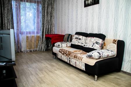 Двухкомнатная квартира около Галереи Чижова, рынка