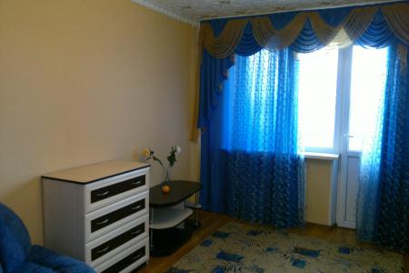 2-комнатная квартира: Народный бульвар, 57, около универмага "Белгород".
