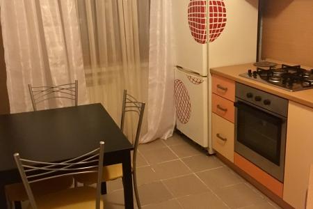 Трехкомнатная квартира возле воинской части