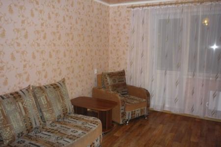 Чистая, уютная 2-комнатная квартира в 10-ом микрорайоне