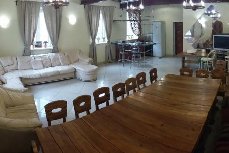 Коттедж возле речного порта