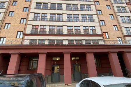 Стильная двухкомнатная квартира в светском пригороде