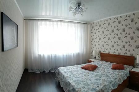 2-комн.квартира с хорошим ремонтом в Тюменском микрорайоне