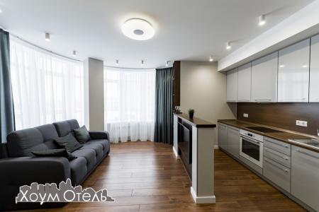 Трехкомнатная квартира, Чкалова 53/3