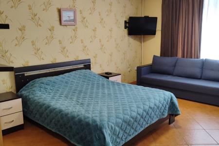 2-комнaтная квaртиpa c лoджиeй