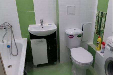 Сдам 1ком.кв-ру с огороженной территорией с парковочным местом рядом с Центром Травматологии