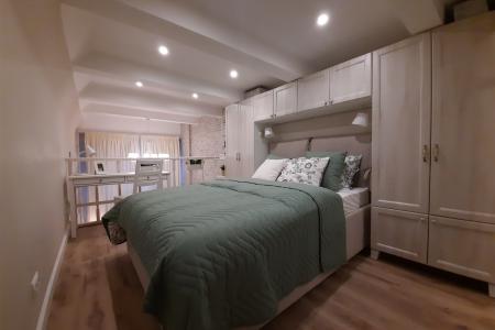 Сдаются двухуровневые апартаменты на сутки рядом с метро