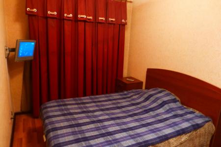 Карбышева, 16 (2ком, 2800/сутки)