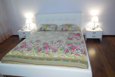 Однокомнатная квартира у гипермаркета "Линия"