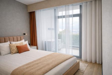 Стильная студия в центре Ялты с бассейном, который работает круглогодично!