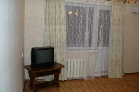 Двухкомнатная квартира в 23 мкр. рядом с 1 Городской больницей