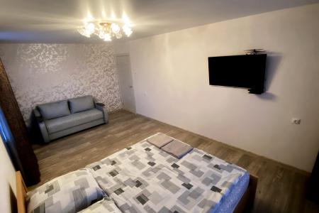 Двухкомнатная квартира возле ЖД-вокзала