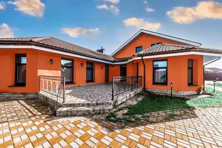 Коттедж с банным комплексом в посёлке Ропшинские горки