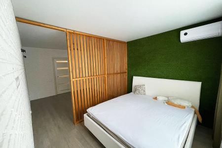 У сквера родничок надежда