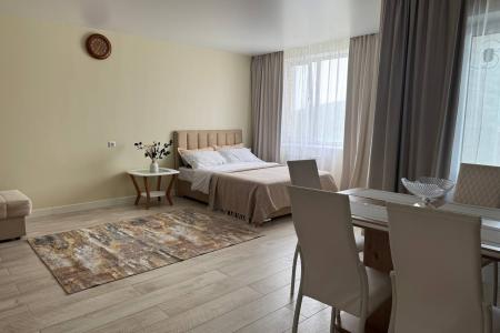 Просторная квартира с панорамным видом на море