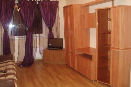 1 к.кв. на Революционной 5,часы,сутки,посуточно