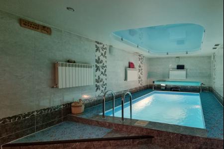 Коттедж с банкетным залом и бассейном в Сормовском районе