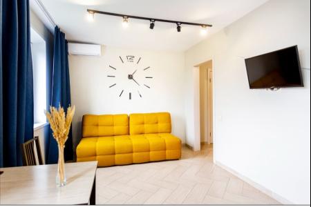 Отличная 2-комнатная квартира-студия в самом центре города