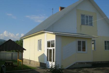 Сдам благоустроенный коттедж в Белокурихе посуточно