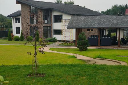 Свадебный особняк с пляжем на водохранилище и летней верандой на 40 гостей.