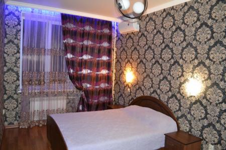 Комфортабельные двухкомнатные апартаменты в самом центре Цветника с потрясающим видом на Эльбрус.