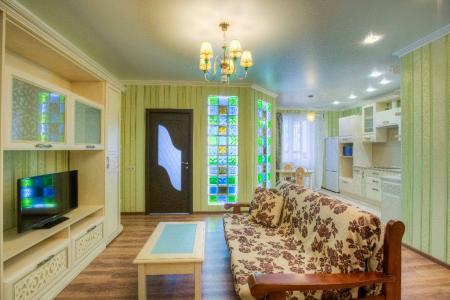 Просторная квартира в Центральном на Ворошилова, 1/3