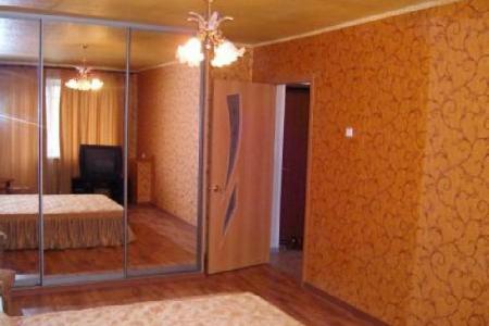 Сдaю кoмфopтную 1-кoмн. квapтиpу с Wi-Fi в paйoнe ЖД-вокзала