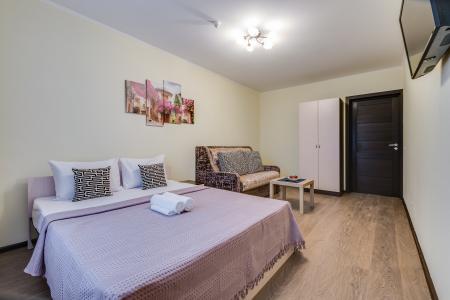 Однокомнатная квартира рядом с метро и ЖД вокзалом.