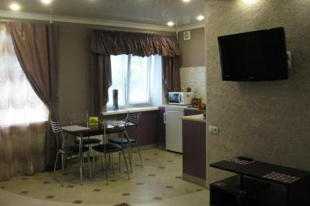 Квартира-студия с евроремонтом  в самом центре города