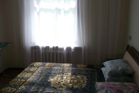 сдаю 2-к квартиру недалеко от ЖД Вокзала и Площади Ленина, в тихом центре