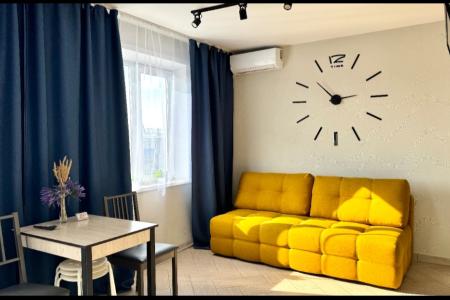 Отличная 2-комнатная квартира-студия в самом центре города