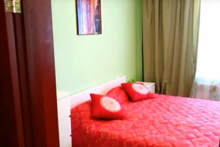 Двухкомнатная квартира возле метро Садовая.