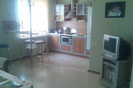 Сдам посуточно евро 2- х Вахитова14...встреча  с аэропорта 450