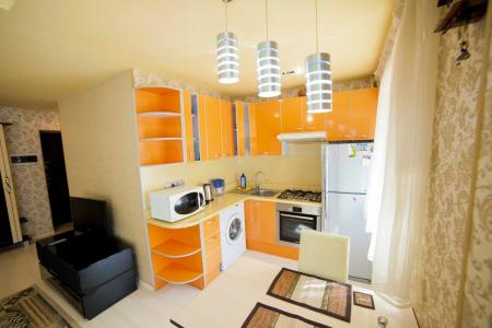 Двухкомнатная квартира возле центральной площади