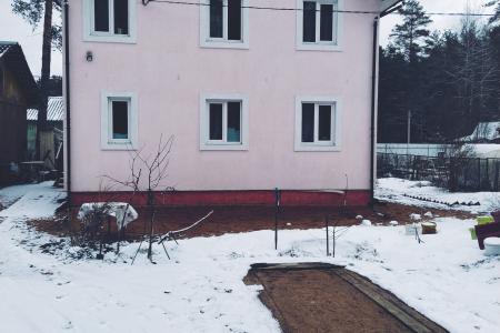 Сдам коттедж - 5 комнат+ автостоянка. Есть муниципальные маршруты.