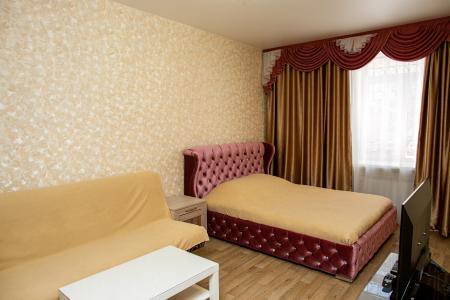 Апартаменты в центре перекресток с Карла Маркса