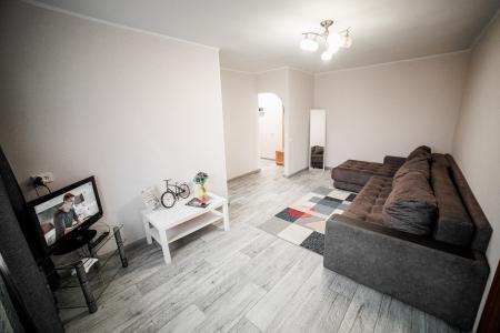 Хорошая двухкомнатная квартира в центре города