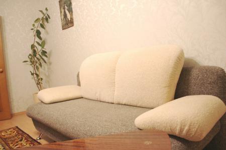 Четырехкомнатная кв. в районе ДК Нефтяник на Московском пр-те