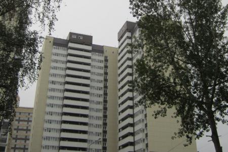 Авто и ЖД вокзал  рядом.