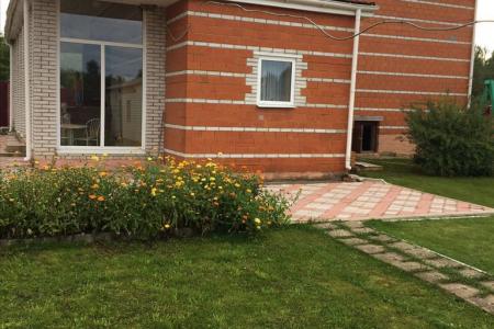 Двухэтажный коттедж с баней в дер. Добручи