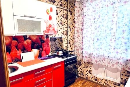 сдаю 2х ком квартиру рядом САРНИИТО  (институт ортопедии) Набережная,