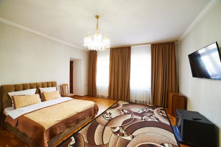 однокомнатная квартира 10 минут хотьбы до нарзанных ванн