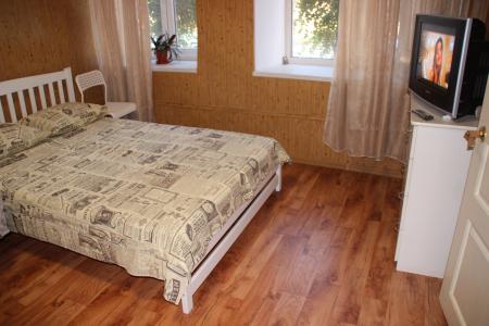 Однокомнатная квартира в купеческом доме с видом на Красную Набережную