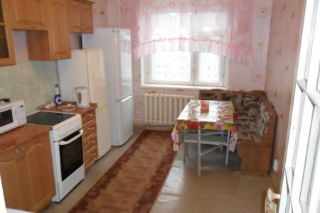 Двухкомнатная квартира возле ж/д вокзала.